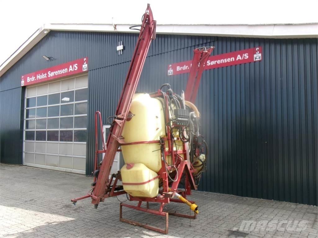 Hardi 1200L 15 M Nesené postrekovače