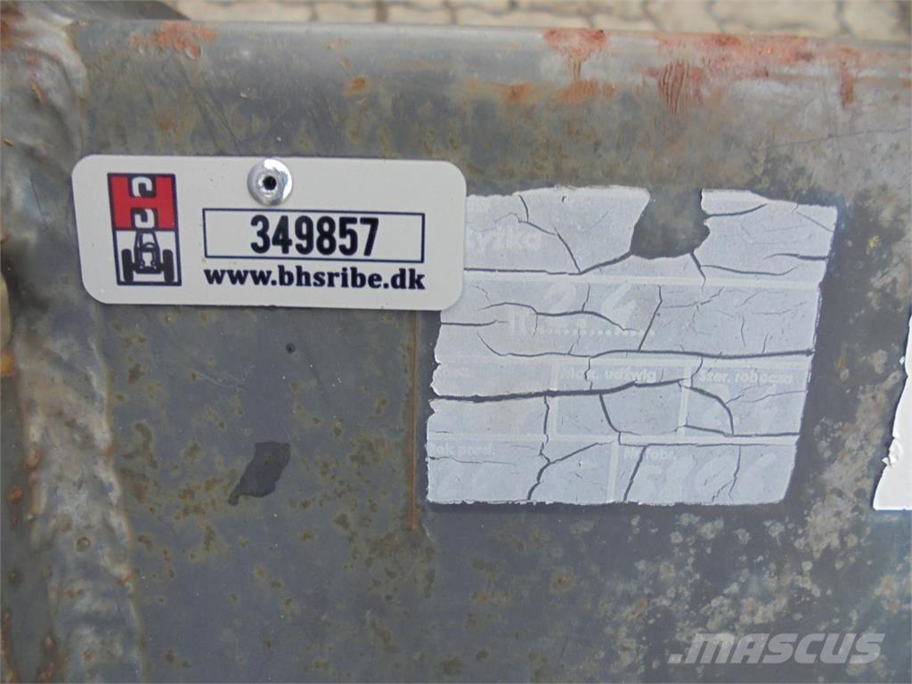 Hauer 2,4 M Ďalšie príslušenstvo traktorov