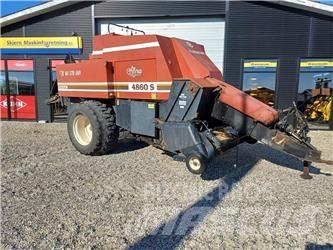 Hesston 4860S Lisy na hranaté balíky