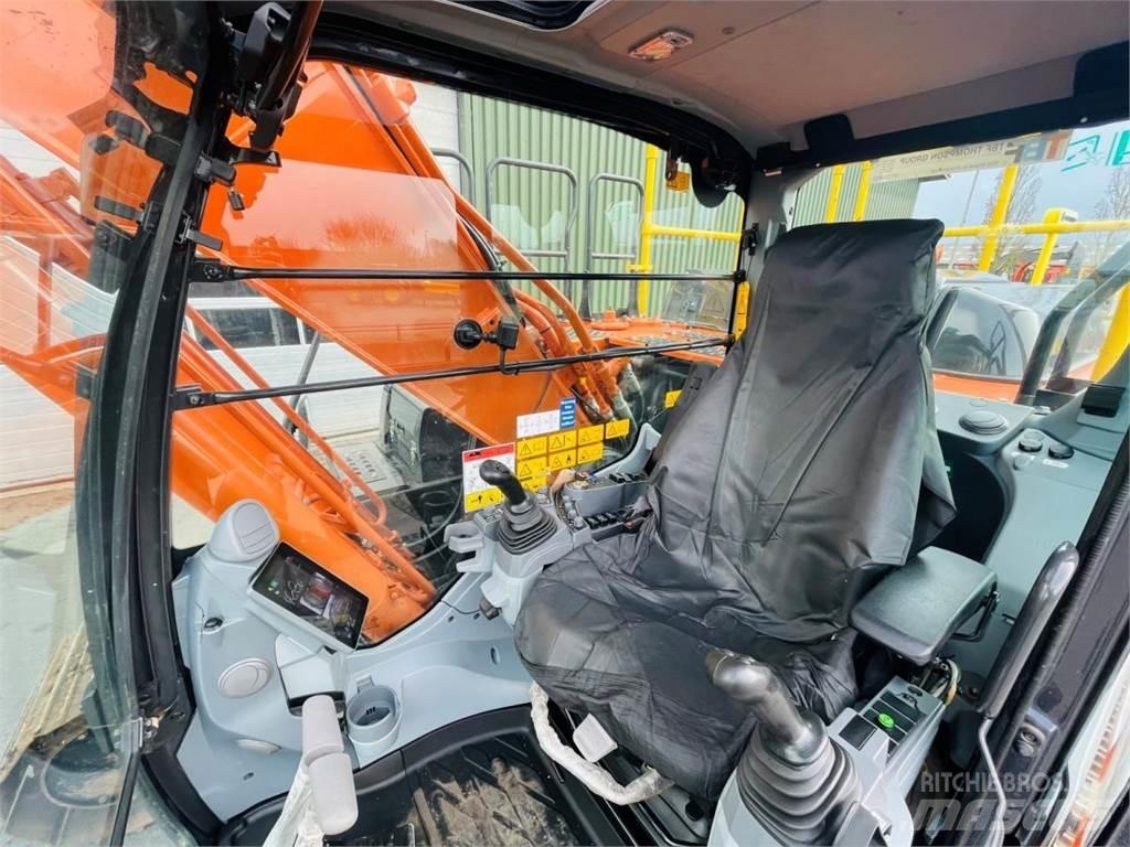 Hitachi ZX210LC-7 Pásové rýpadlá