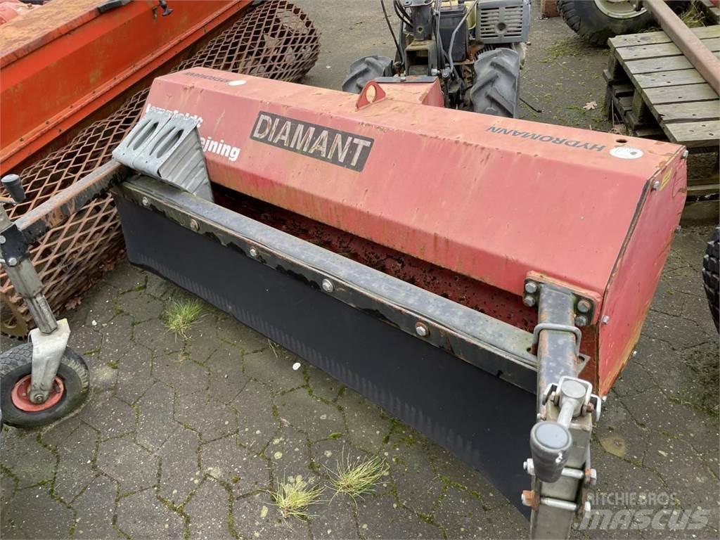 Hydromann 1250 Obracače a zhrabovače sena