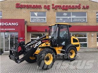 JCB 409 AGRI Kolesové nakladače