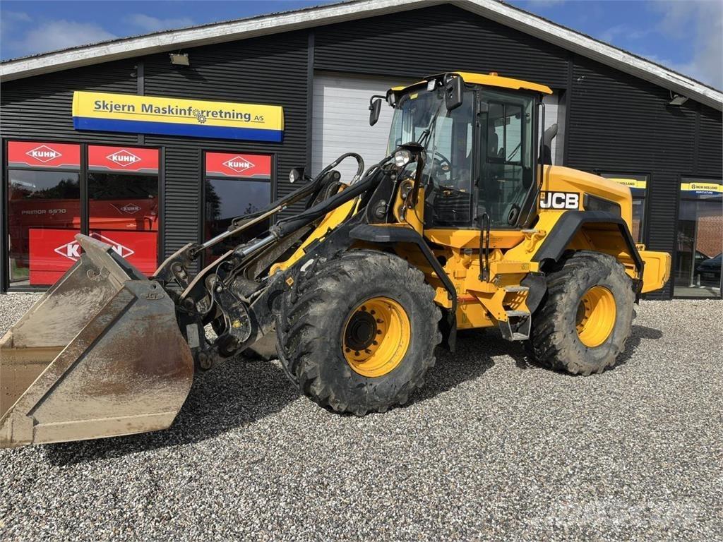JCB 427 HT Kolesové nakladače