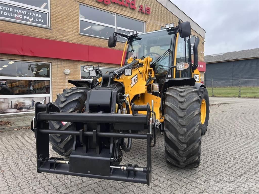 JCB TM320 Kolesové nakladače