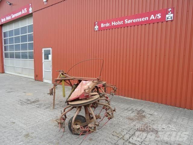 JF CR 320 Obracače a zhrabovače sena