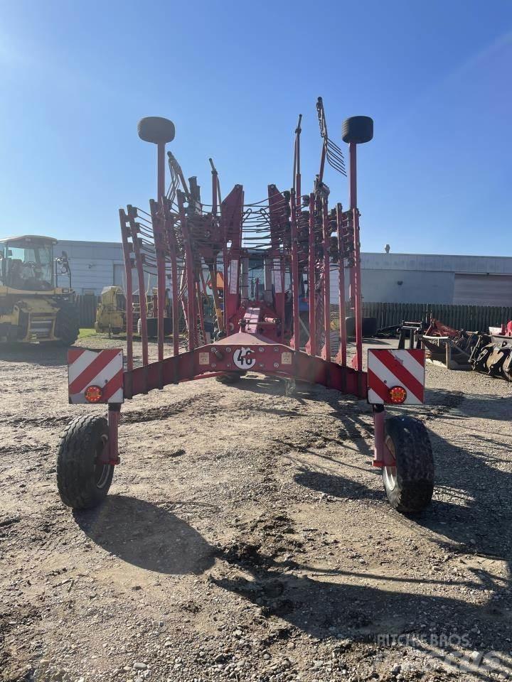 JF M860 PRO Obracače a zhrabovače sena