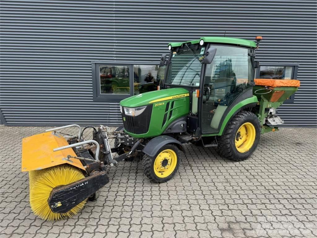 John Deere 2036R Kompaktné traktory