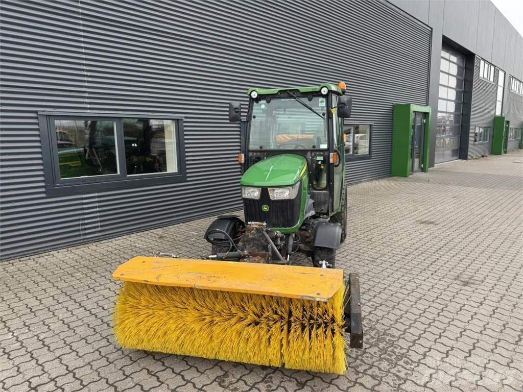 John Deere 2036R Kompaktné traktory