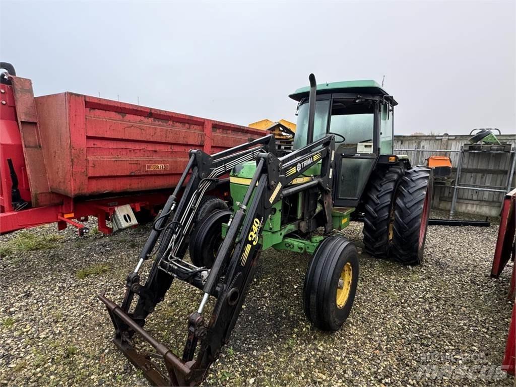 John Deere 2450 Traktory