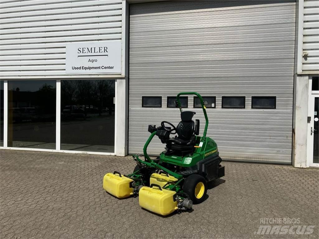 John Deere 2700 Kosačky fervejí