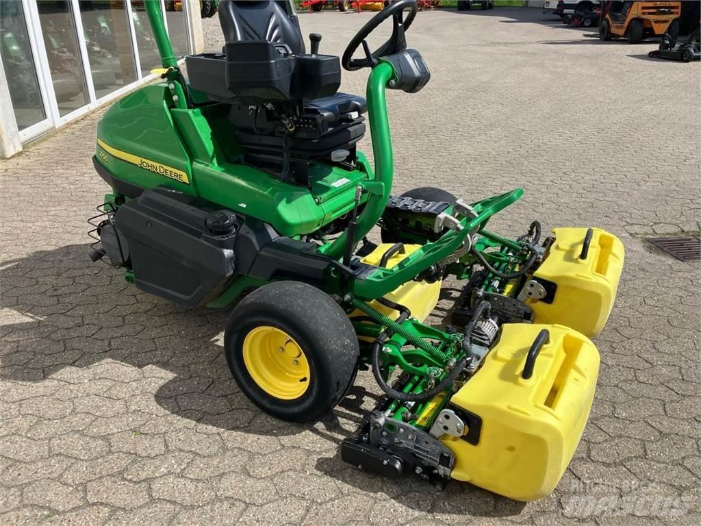 John Deere 2700 Kosačky fervejí