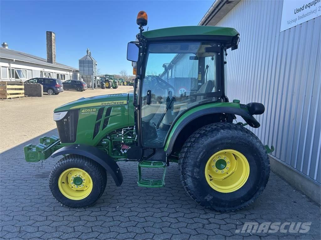 John Deere 4052R Kompaktné traktory