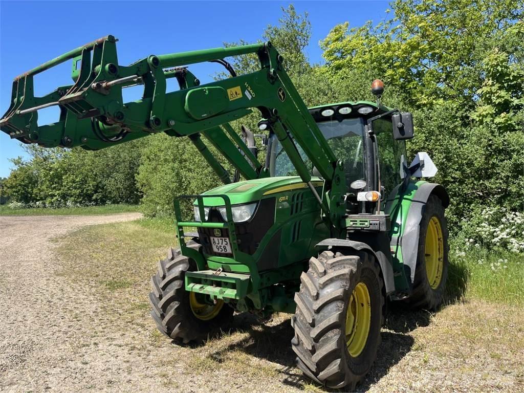 John Deere 6115 R Traktory