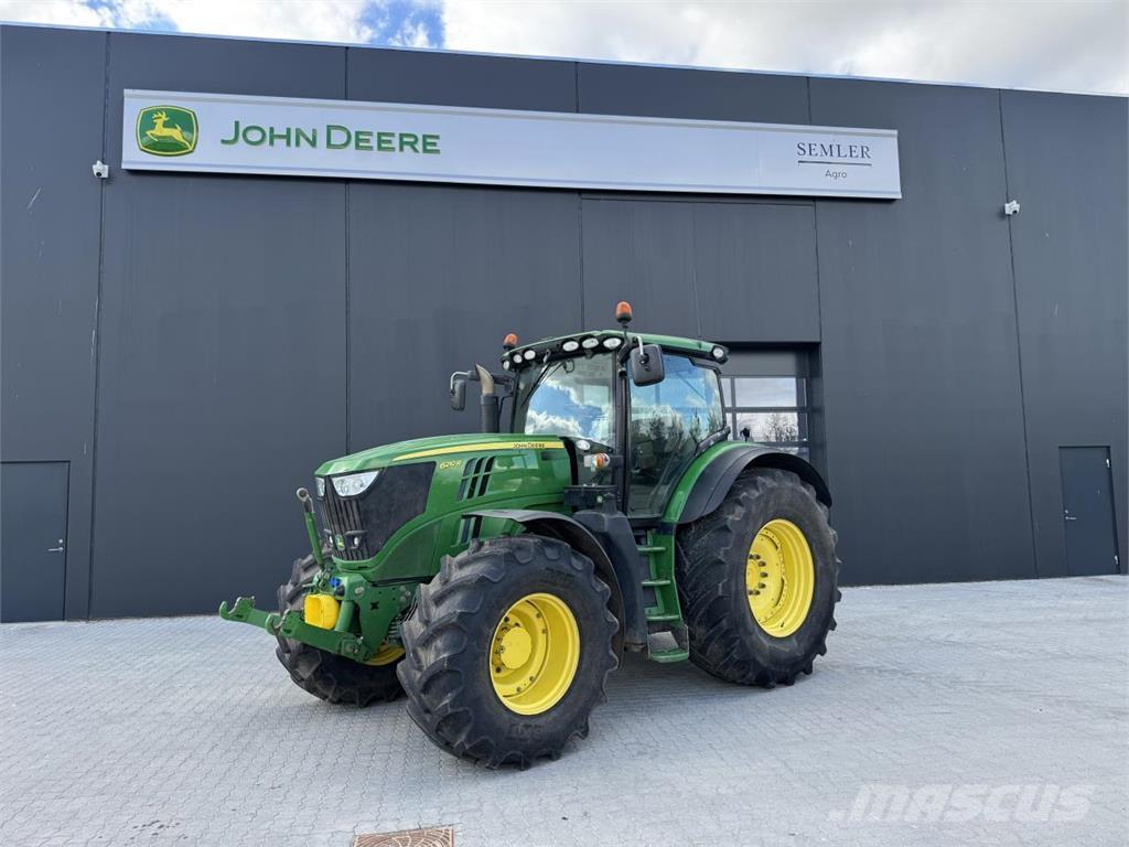 John Deere 6210R Traktory