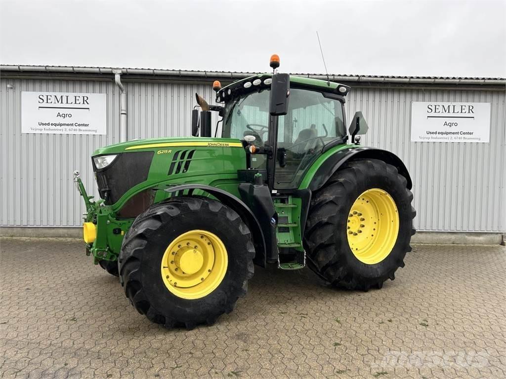 John Deere 6215R Traktory