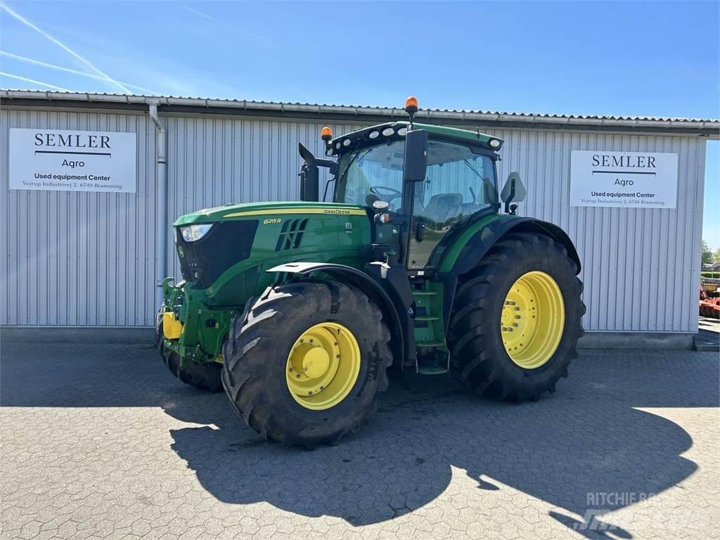 John Deere 6215R Traktory
