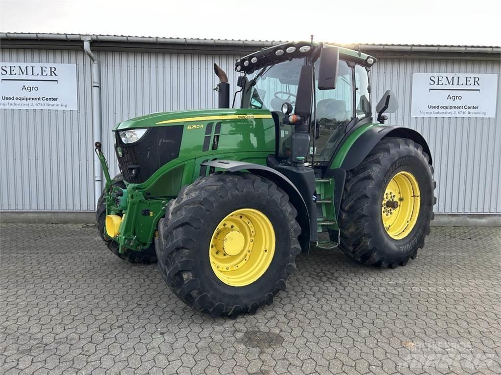 John Deere 6250R Traktory