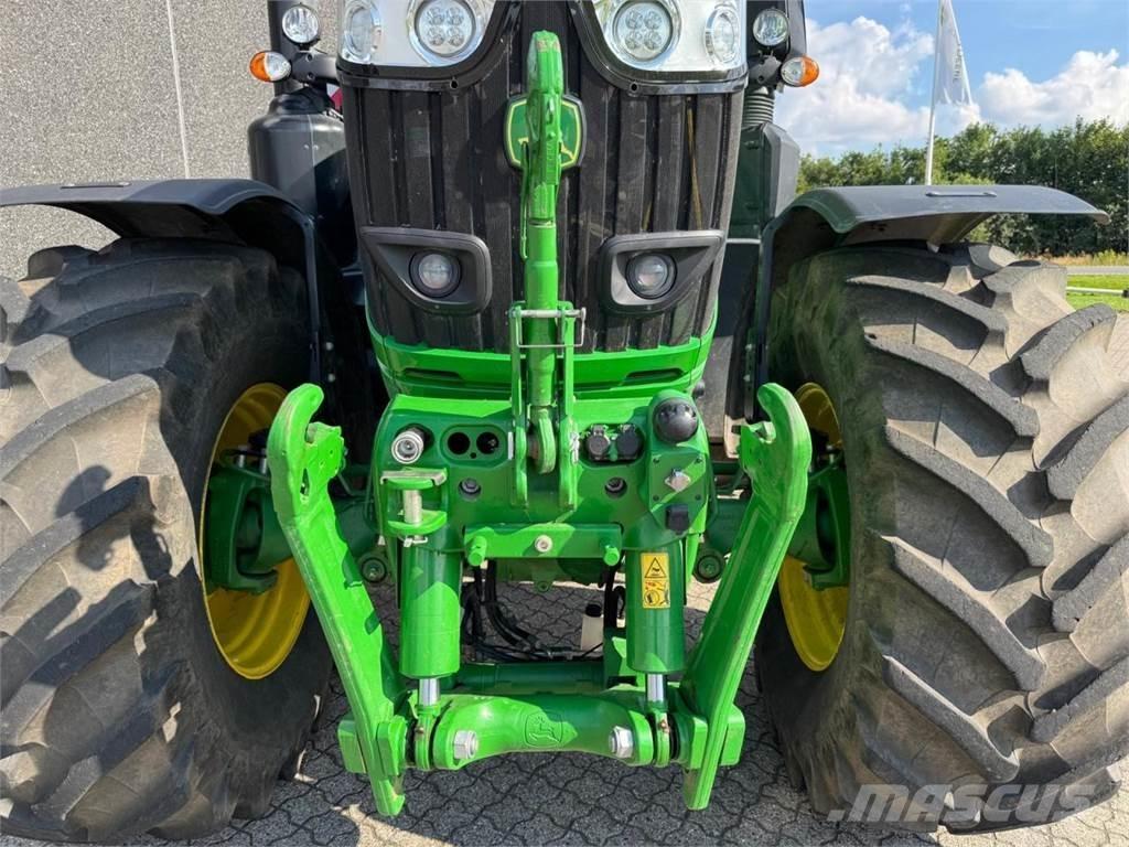 John Deere 6250R Traktory