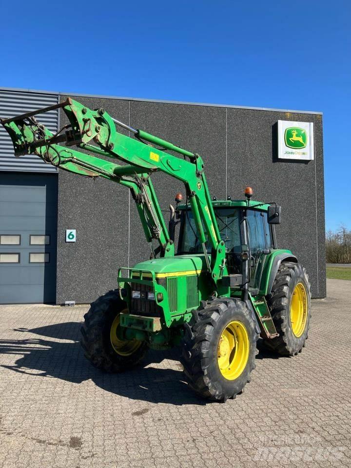 John Deere 6810 Traktory