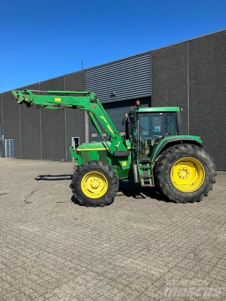 John Deere 6810 Traktory