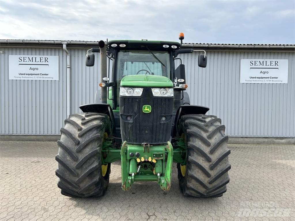 John Deere 7230R Traktory