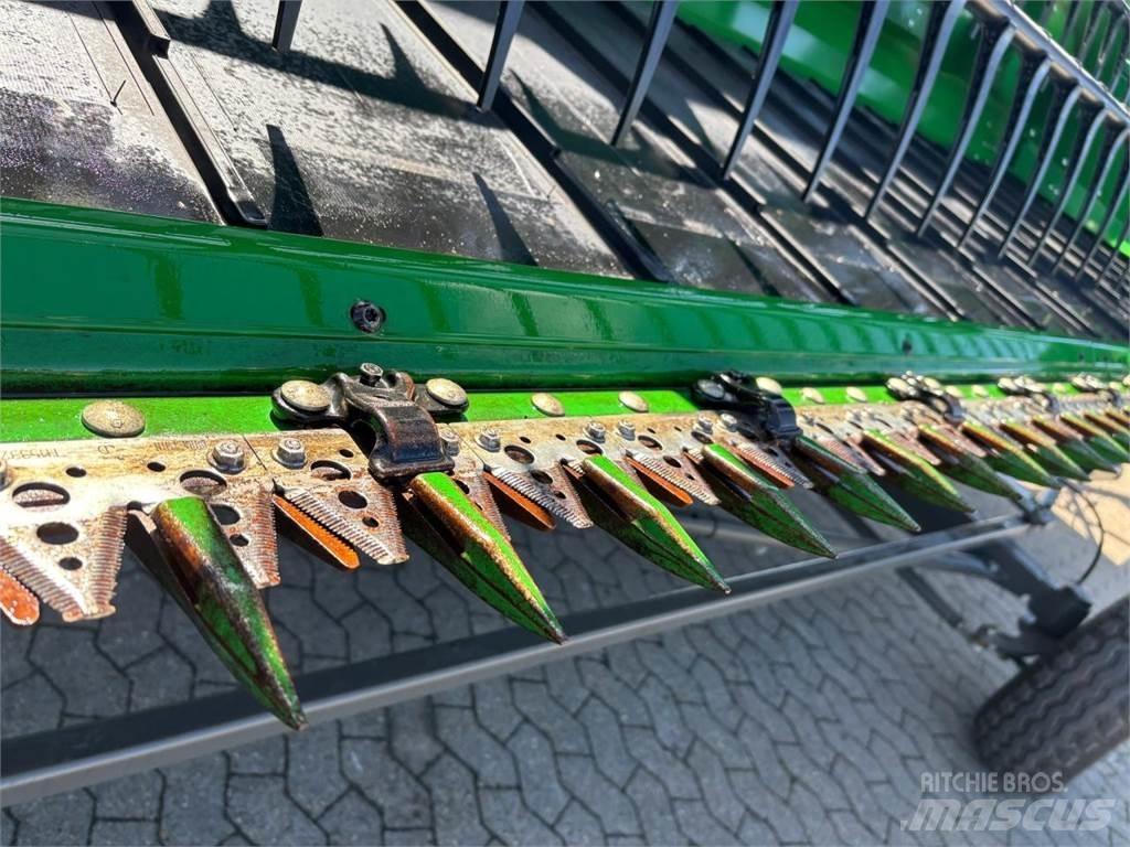 John Deere 735D Kombajnove hlavice
