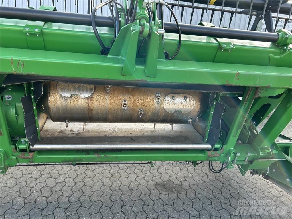 John Deere 740D Kombajnove hlavice