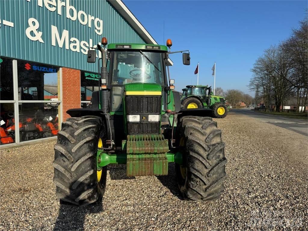John Deere 7710 Traktory