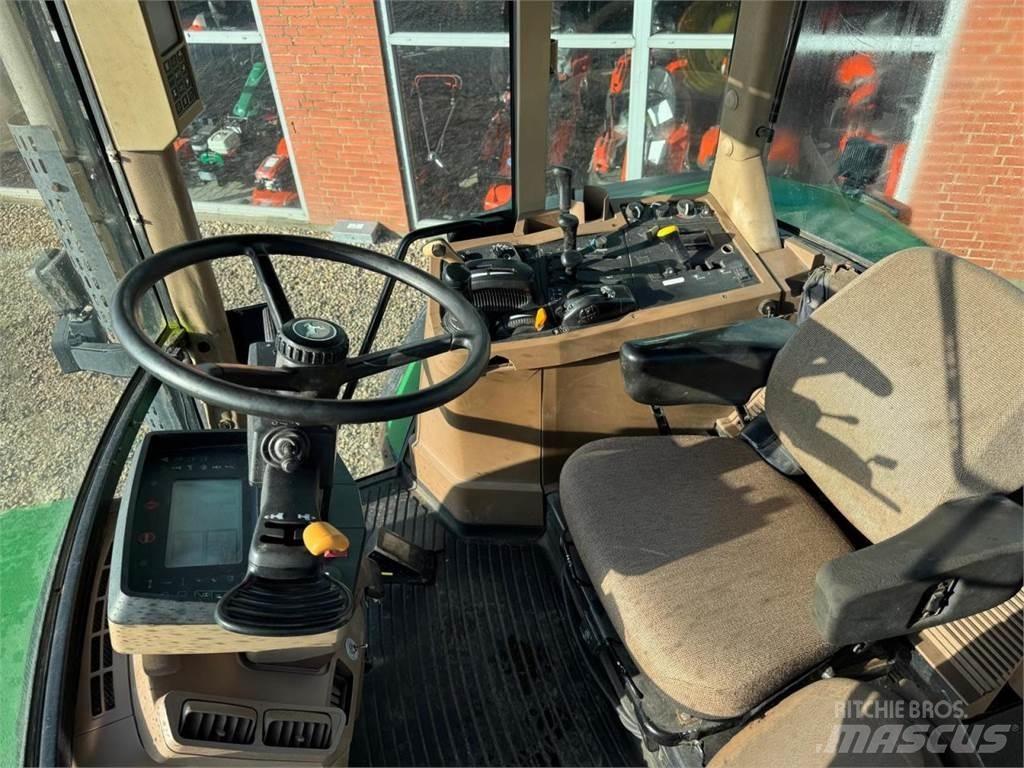 John Deere 7710 Traktory