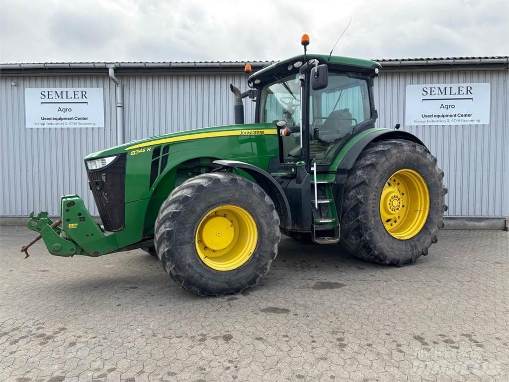 John Deere 8345R Traktory