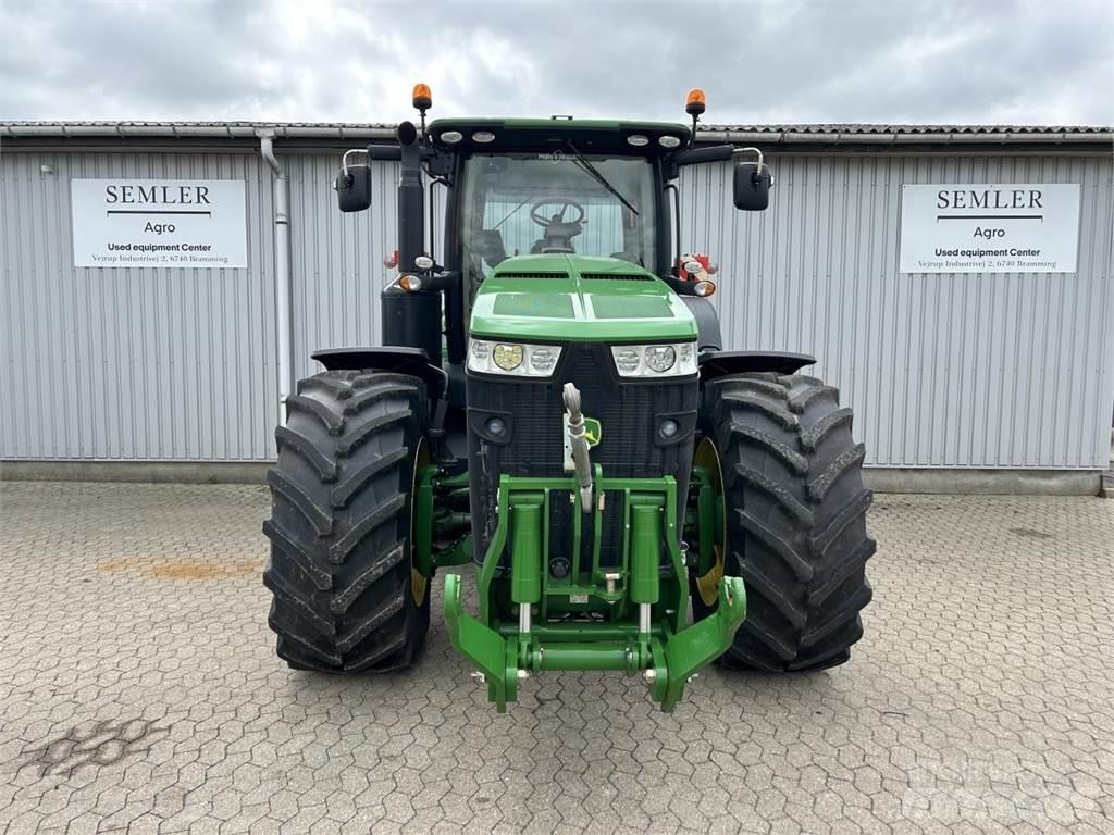 John Deere 8370R Traktory