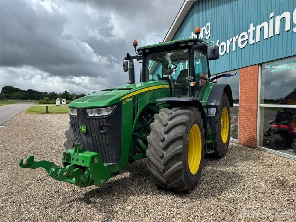 John Deere 8370R Traktory