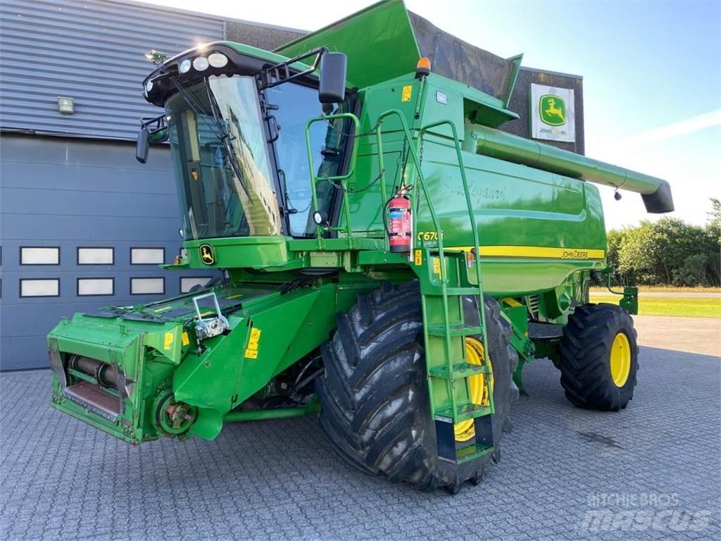 John Deere C670 Kombinované zberacie stroje