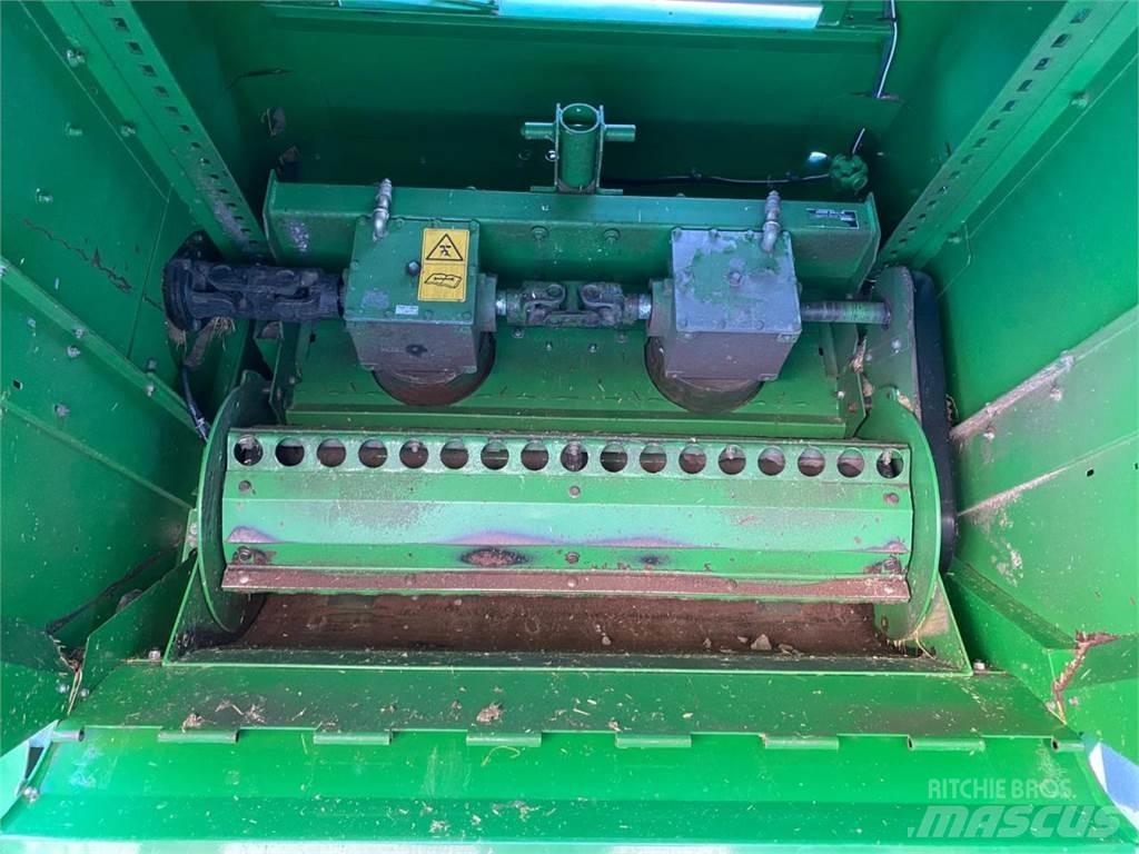 John Deere C670 Kombinované zberacie stroje
