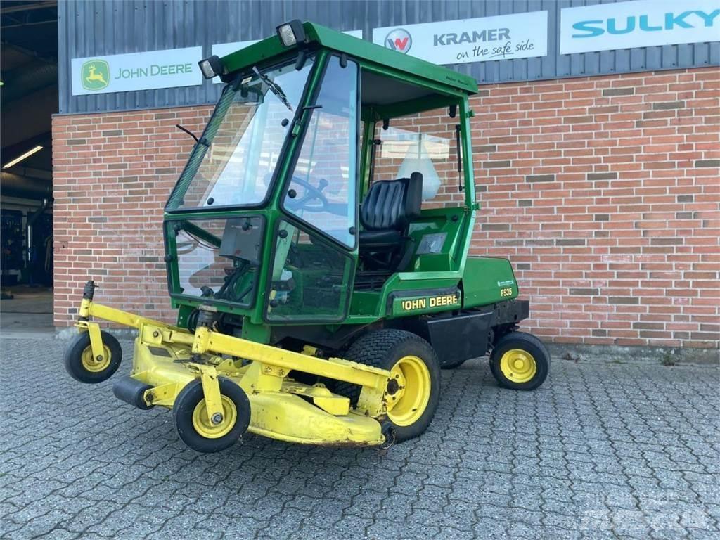 John Deere F935 Kompaktné traktory