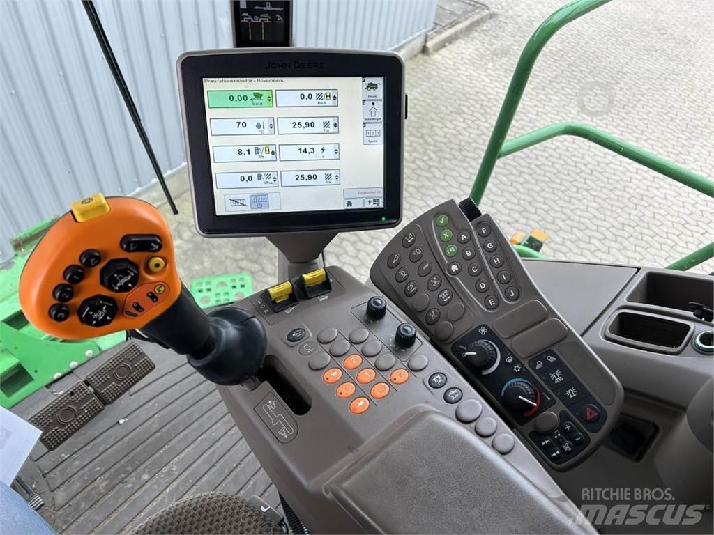 John Deere S685I Kombinované zberacie stroje