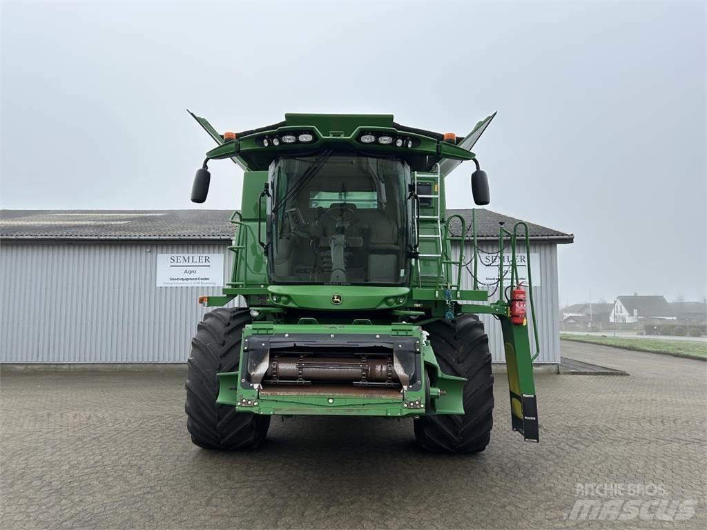 John Deere S690 Kombinované zberacie stroje