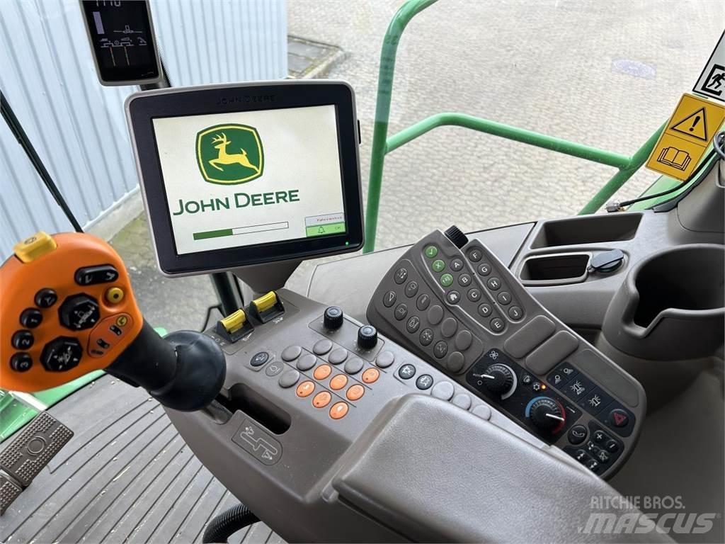 John Deere S690 Kombinované zberacie stroje