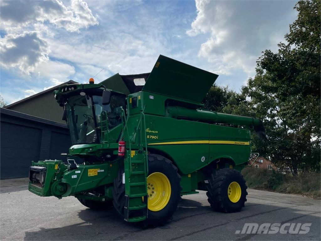 John Deere S790 Kombinované zberacie stroje