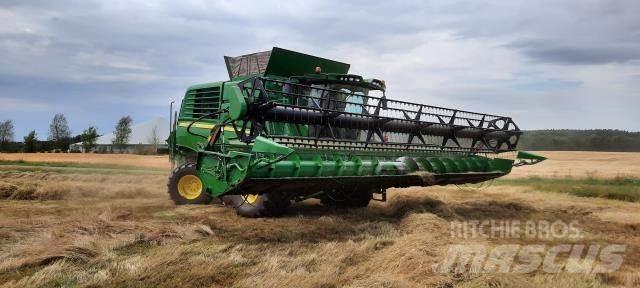 John Deere T660 Kombinované zberacie stroje