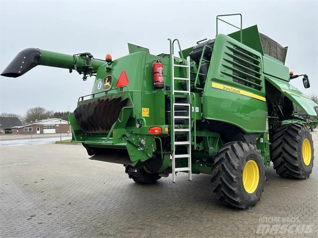 John Deere T670 Kombinované zberacie stroje