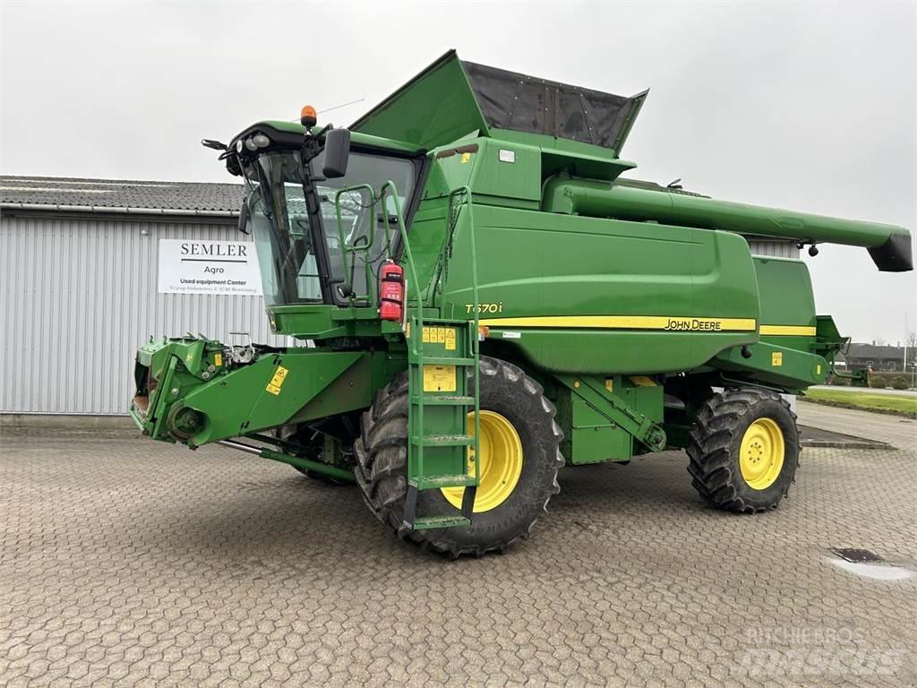 John Deere T670 Kombinované zberacie stroje