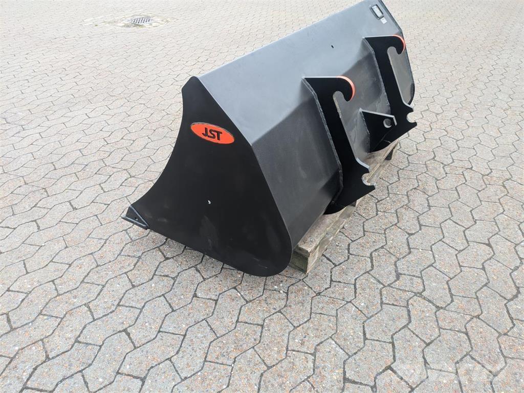 JST M SKOVL Ďalšie príslušenstvo traktorov