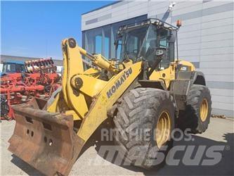 Komatsu W320 Kolesové nakladače