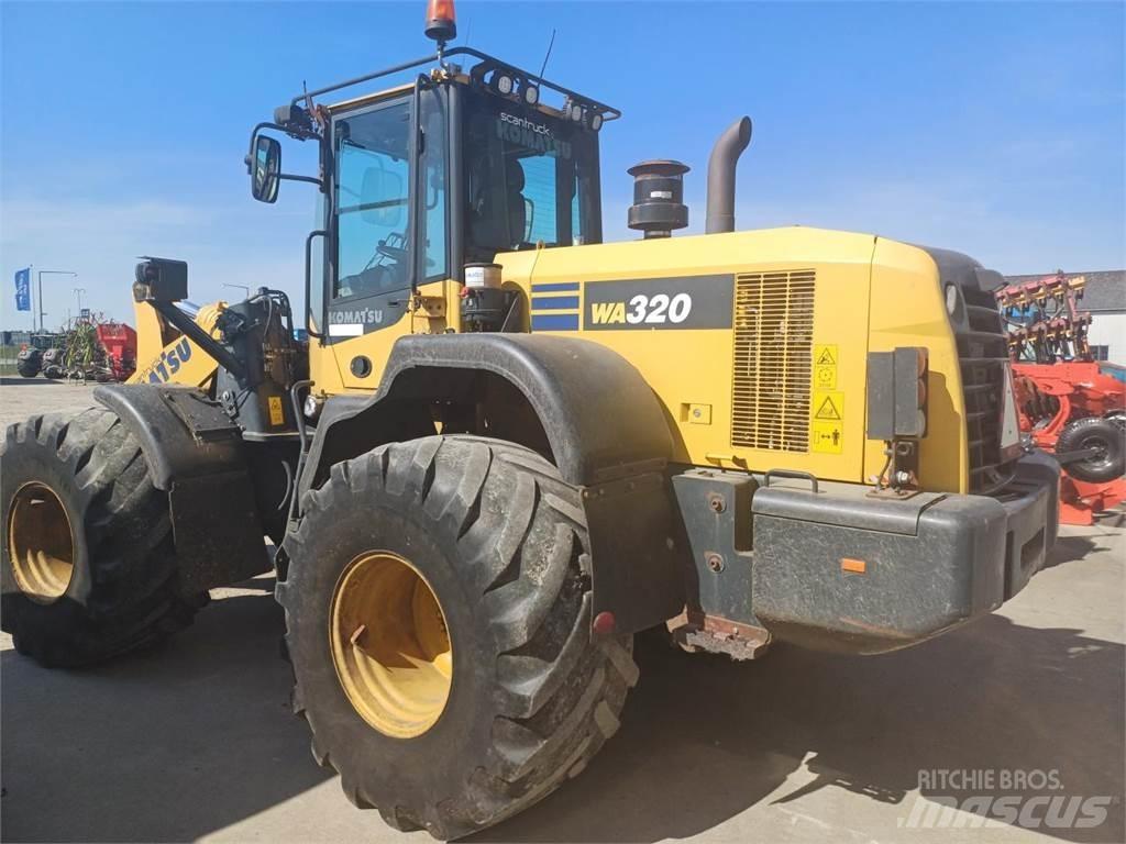 Komatsu W320 Kolesové nakladače