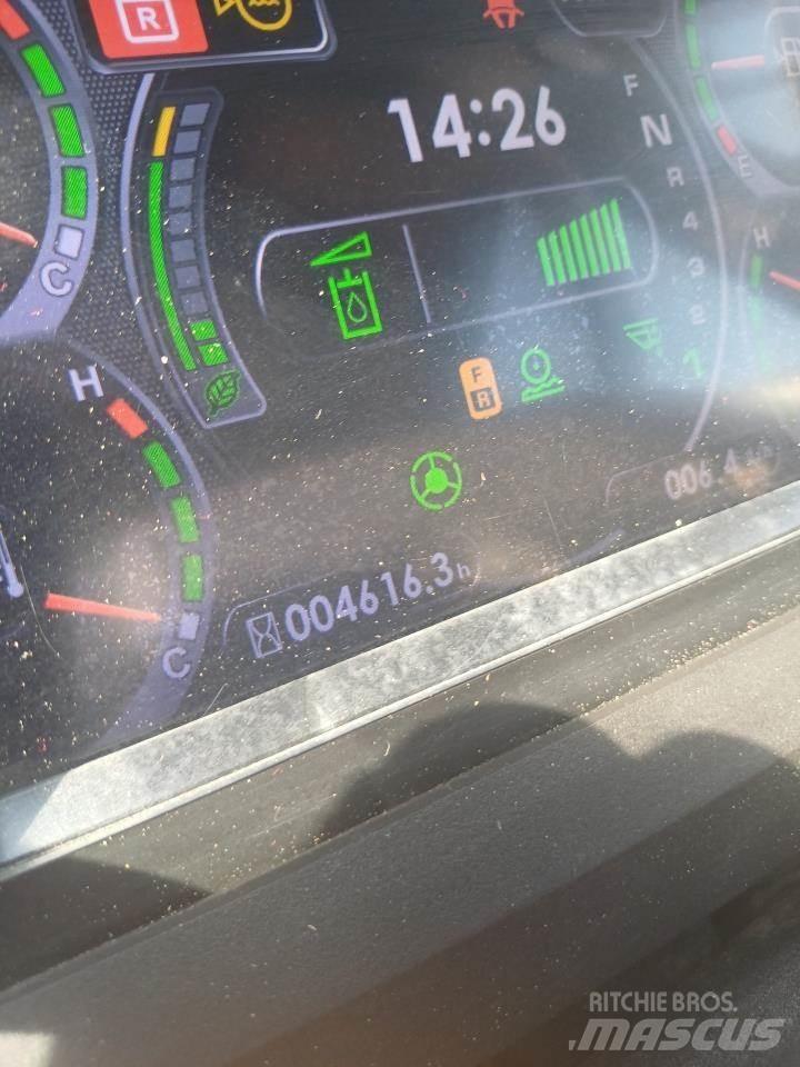 Komatsu W320 Kolesové nakladače
