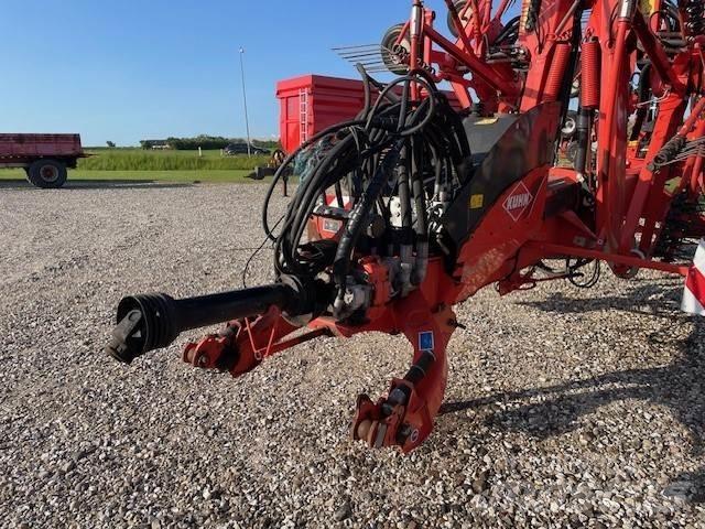 Kuhn GA13131 Obracače a zhrabovače sena