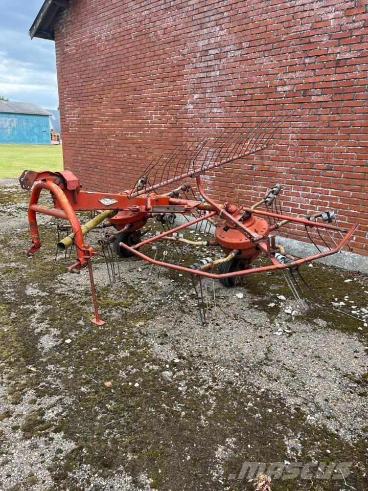 Kuhn GSR 25 N Obracače a zhrabovače sena