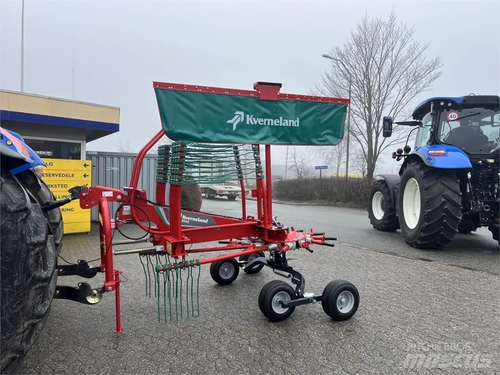 Kverneland 9542 Obracače a zhrabovače sena