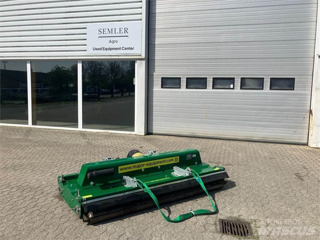 Major MJ71 240 Žacie stroje
